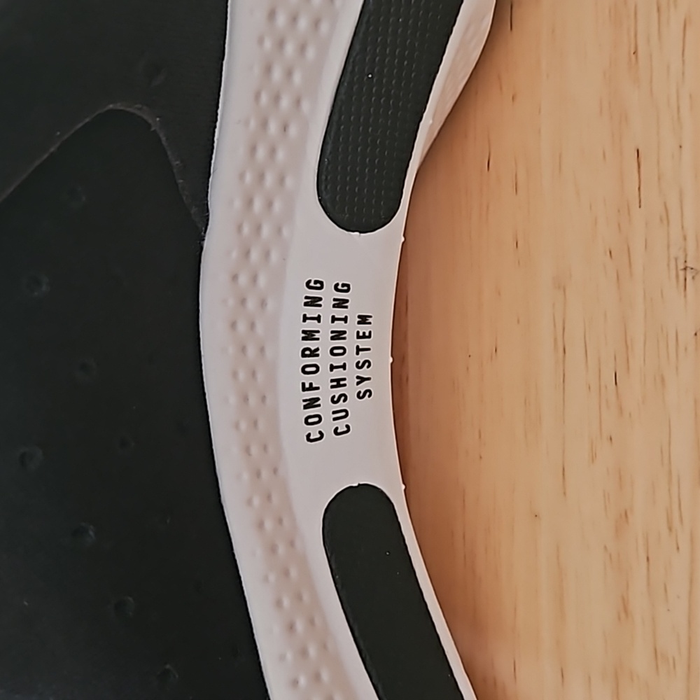 NIKE RUNNING SHOES - Picture 4 of 4